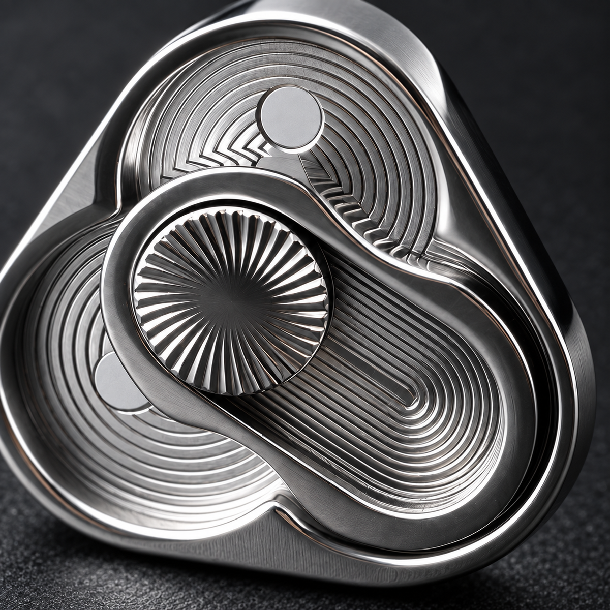 Close-up of the Silver TriArc Magnetic Slider and concentric track detailing